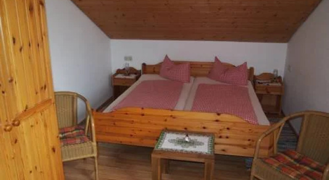 Haus Helga, Prenota Hotel Hotel a Tirolo con parcheggio, Parcheggio