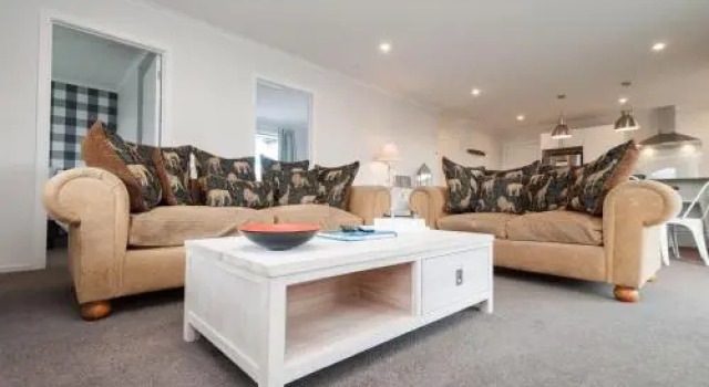 Luxury Rata Apartment - B