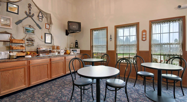 Super 8 by Wyndham Pella