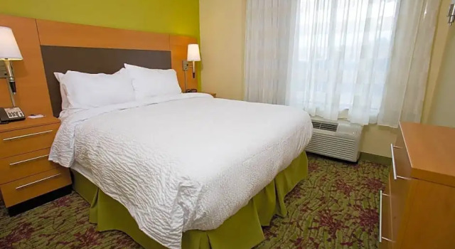 Четырёхместный люкс с 2 комнатами TownePlace Suites by Marriott Jackson Ridgeland/The Township at Colony Park