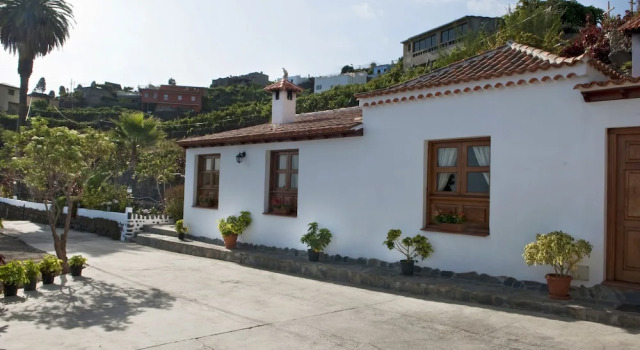 live Apartamento con cueva la Furnia 1, Book Hotel Hotels in Tenerife with Parking, Parking