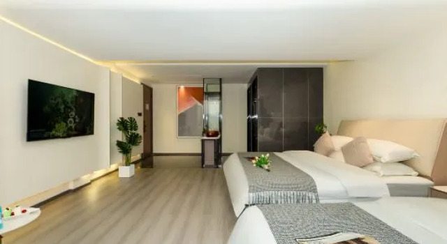 Семейный люкс Clouds on Flower Room Designer Hotel