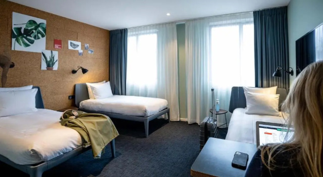 Трёхместный номер Conscious Hotel The Tire Station