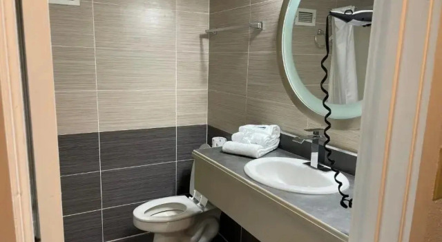 Номер Standard с видом на бассейн Whalers Inn and Suites