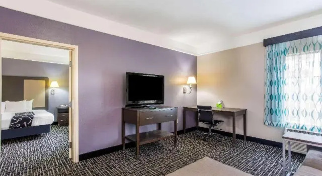 Люкс Deluxe La Quinta Inn & Suites by Wyndham Fultondale Birmingham N