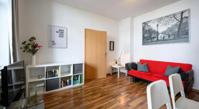 Helle Wohnung in Sudenburg mit Balkon - WLAN, 4 Schlafplätze, Prenota Hotel Magdeburgo 