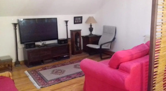 Appartement en loft 50m2 dans maison avec chambre en mezzanine et canapes lits dans salon, Забронировать Апартаменты/квартира Сен-Пьер-де-Шартрёз Chartreuse