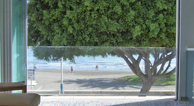 Коттедж Beachfront House on 1st Line
