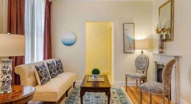Четырёхместный люкс The Carriage House Inn Newport