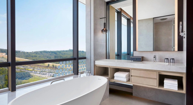 Люкс Courtyard by Marriott Qinhuangdao