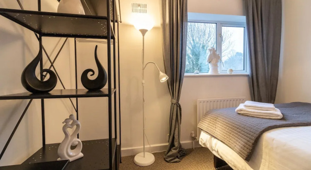 Valentia Lodge Serviced Accommodation, Забронировать Гостевой дом Отели Оксфорда с парковкой, рядом с Exciting Game, Парковка