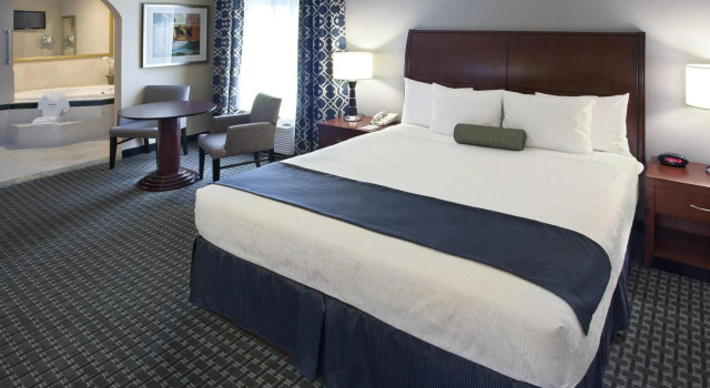 Люкс Best Western Plus Marina Shores Hotel