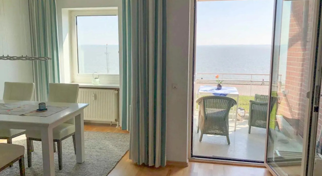107-2 Neptun mit Meerblick