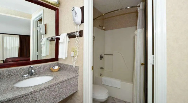 Standard Zimmer Days Inn by Wyndham Columbia Kentucky