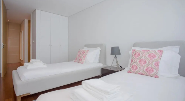 Апартаменты Deluxe Liiiving in Porto - Balcony Dragão View