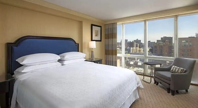 Двухместный номер Standard с видом на город Sheraton LaGuardia East Hotel