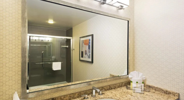 Двухместный люкс Stovetop c 1 комнатой DoubleTree Suites by Hilton Austin Downtown Capitol