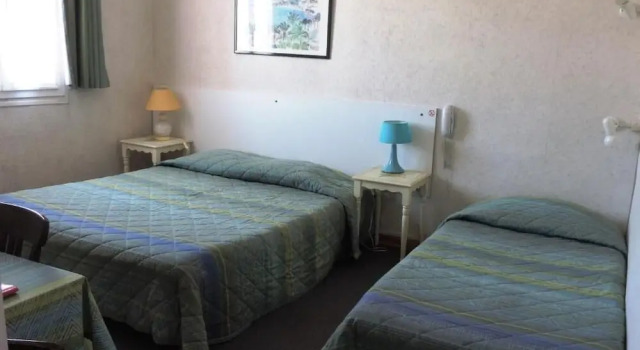 Трёхместный номер Standard Hotel De Provence