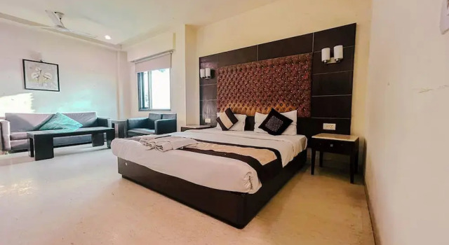 Номер Deluxe с балконом The Metropolis Guest House Near RK Ashram Metro Station