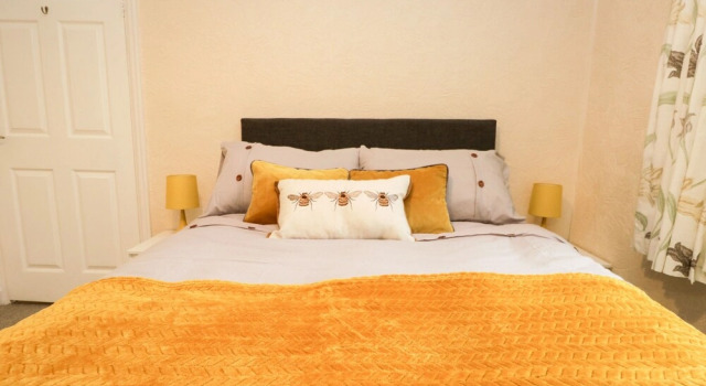 Cosy Bee