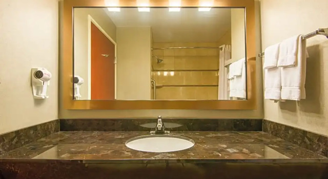 Четырёхместный люкс Holiday Inn Express Casper I-25 by IHG