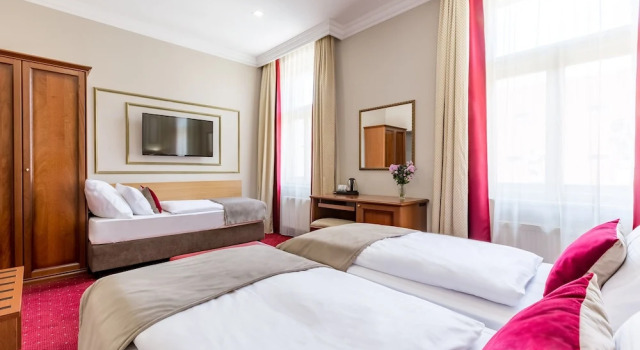Superior Triple room Hotel Caruso Prague