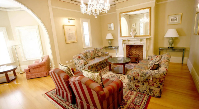 Darcys Hotel, Забронировать Отель Хоумбуш Новый Южный Уэльс, рядом с Железнодорожный вокзал Хомбуш