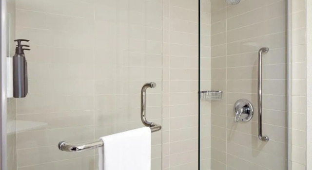 Четырёхместный номер Standard Sheraton Montreal Airport Hotel