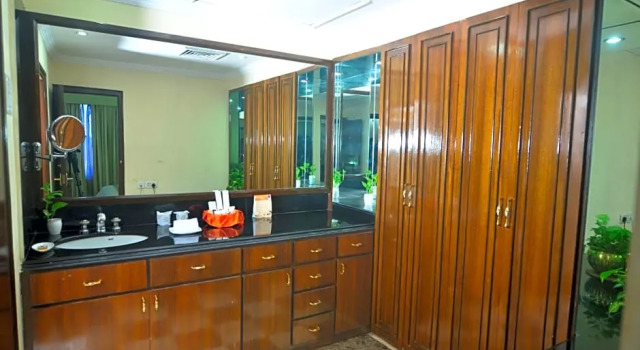 Suite Empires Hotel Bhubaneswar