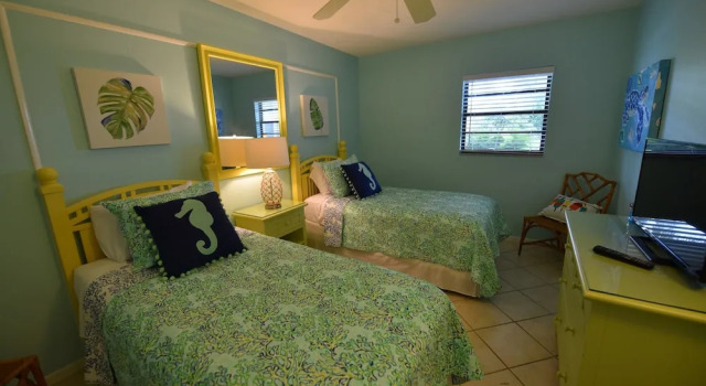 Sun Plaza West Unit 110 Apartment 2