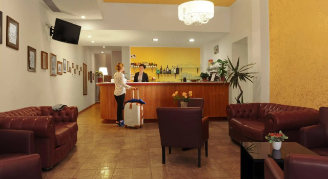 Hotel Dedoni, Забронировать Отель Кальяри Южная Сардиния, рядом с Национальный археологический музей