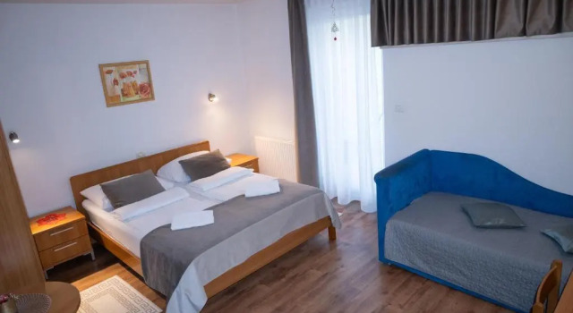 Трёхместный номер Standard с балконом Hotel Keltika