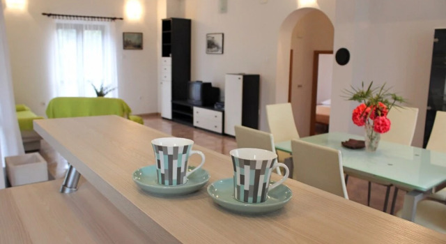 Pez - With Large Terrace - A1, Rezerwuj Hotel Hotele w Split-Dalmatia County z parkingiem, Parking