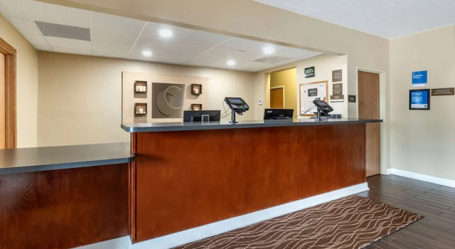 Comfort Inn Muscatine, Rezerwuj Hotel Muscatine Iowa