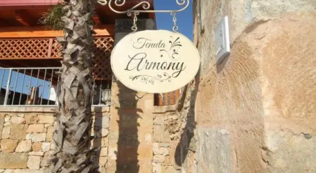 Tenuta Armony, Rezervasyon Otel Racale otoparklı oteller, Otopark