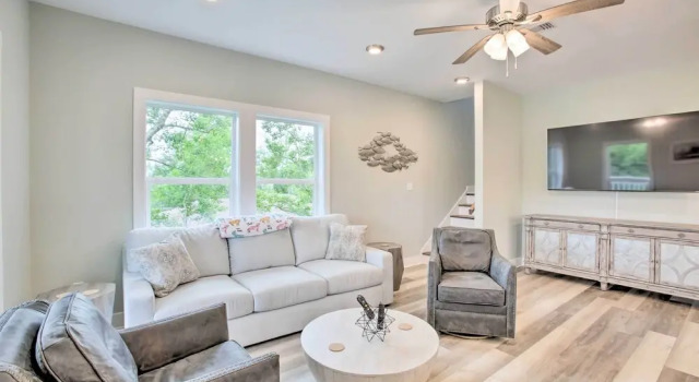 Modern Waveland Home w/ Deck, Walk to Beach!, Buchen Sie Ferienhaus Cottages in Mississippi, Cottage