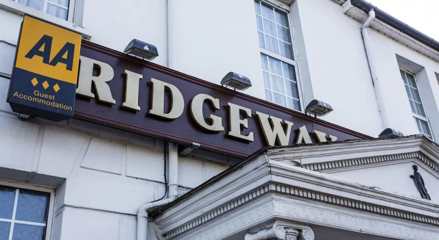 Old Ridgeway Hotel
