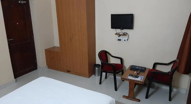THE FAME HOTEL, Prenota Hotel Baharampur West Bengal