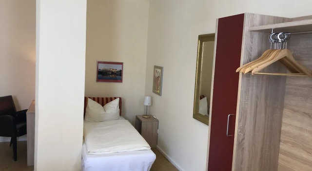 Hotel-Gasthof Flötzinger Bräu, Забронировать Отель Отели Розенхайм с завтраком, рядом с Bellandris Garten-Center Rosenheim, Завтраки