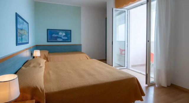 Семейный номер Standard с видом на море Hotel Parigi