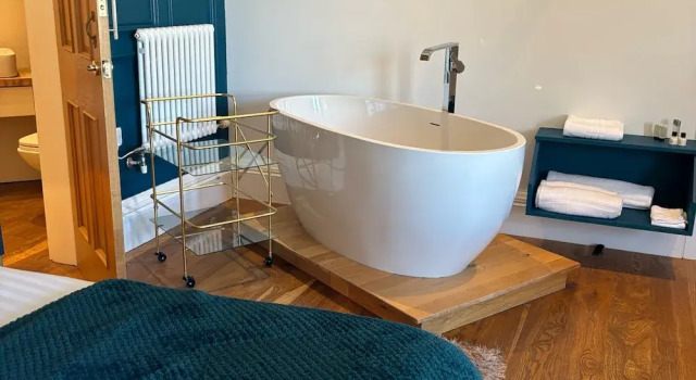 Люкс No 1 High Street Boutique Rooms