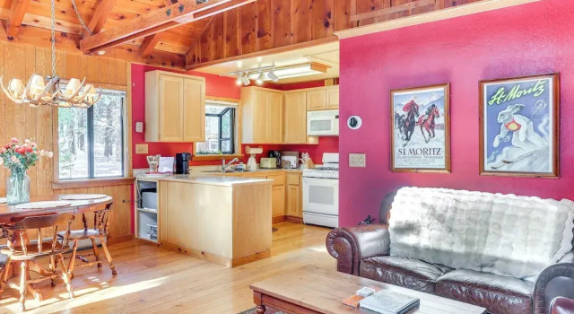 Коттедж < 2 Blocks to Lake Tahoe: Family Home Near Skiing