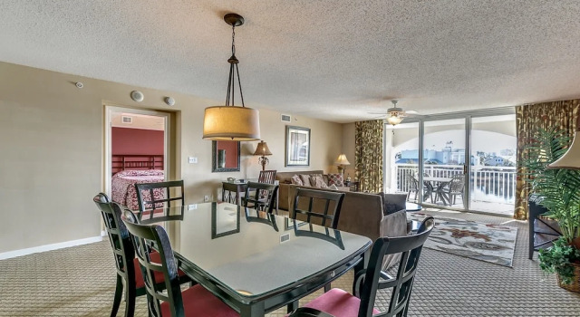 Номер Standard с 3 комнатами с красивым видом из окна Yacht Club at Barefoot Resort by Condo-World