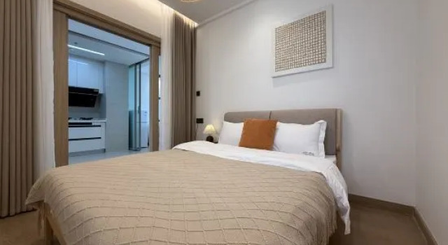Люкс с 2 комнатами seafront Dali Haman Aromatic Seascape Art Residence (Erhai Park Branch)