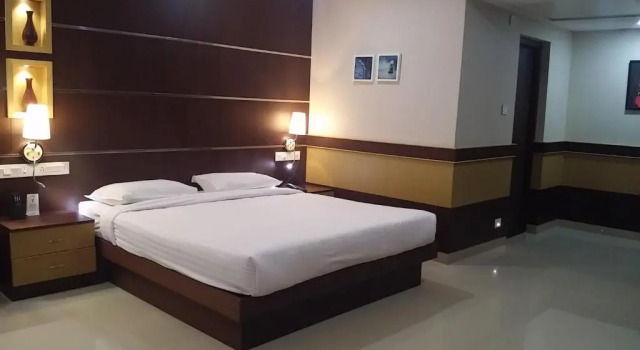 Hotel Virad, Rezerwuj Hotel Kottakkal Nowe Delhi