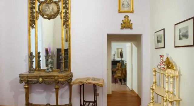 Domus Decumana a Palazzo Petrucci, Забронировать Отель Отели Неаполя с парковкой, рядом с Музей санитарного искусства, Парковка
