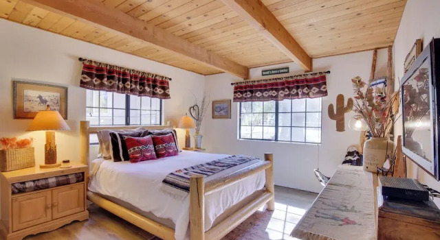 Dancing Bear Lodge ~ 1 Mi to Big Bear Lake!, Забронировать Дом для отпуска Виллы Биг-Бэр-Лейк, рядом с Зоопарк Big Bear Alpine, Вилла