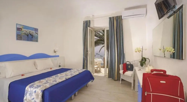 Hotel Ferdinando Beach & Thermal Spa, Забронировать Курортный отель Серрара Кампания