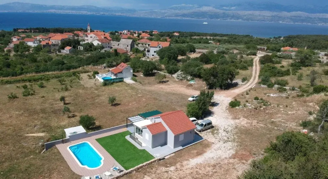 Коттедж Nane Garden House With Heated Pool