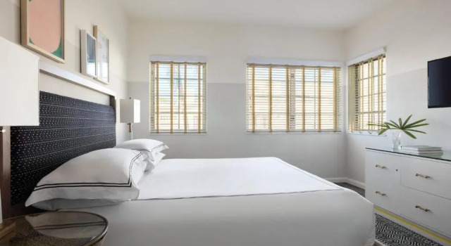 Двухместный номер Premium с видом на город Kimpton Surfcomber Hotel by IHG